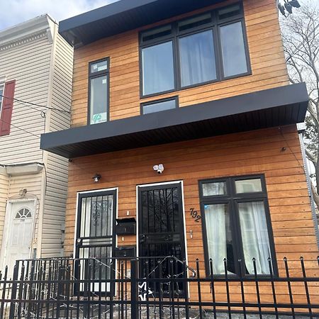 Elegant Apt By Ewr & Pennstation Newark Exterior photo